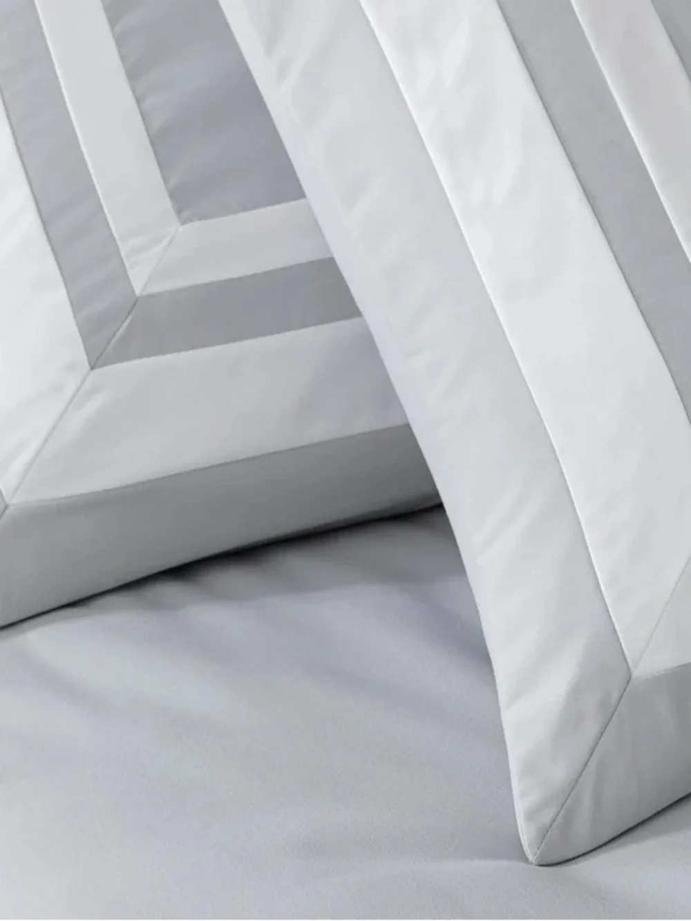 Luxury Gray and White Full 3 piece Comforter Set